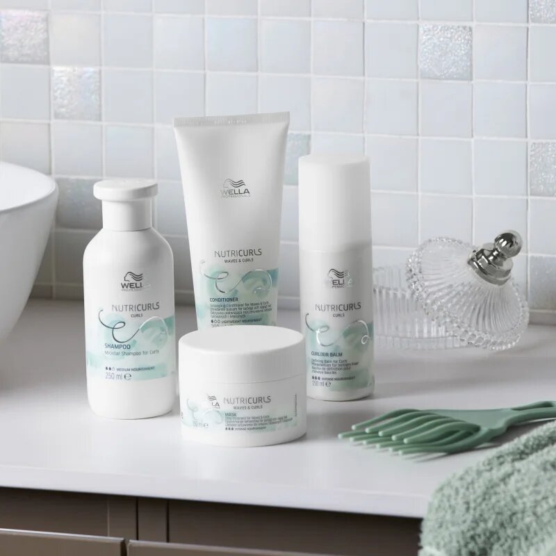 Wella Professionals Nutricurls Waves & Curls kisimító maszk a hullámos és göndör hajra 150 ml
