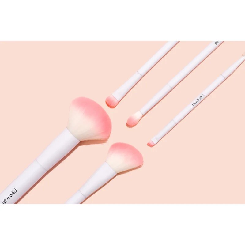 Wet n Wild Essential Angled Liner Brush ferde szemkihúzó ecset 1 db