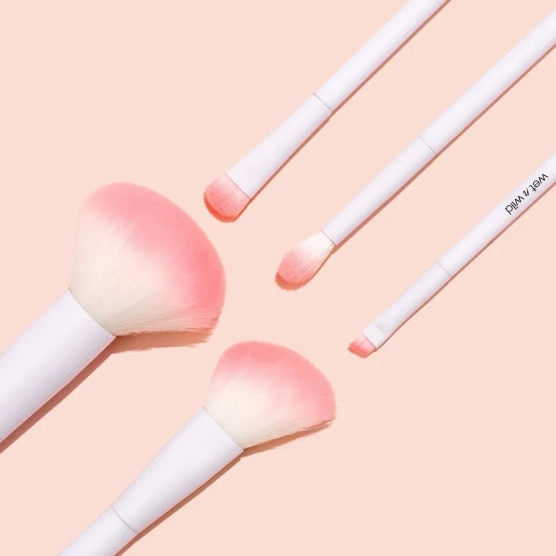 Wet n Wild Essential Small Concealer Brush korrektor ecset kicsi 1 db