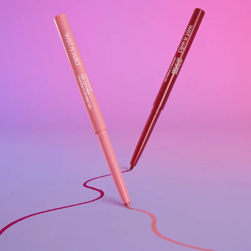 Wet n Wild Perfect Pout tartós szájceruza árnyalat Currant Mood 0.25 g