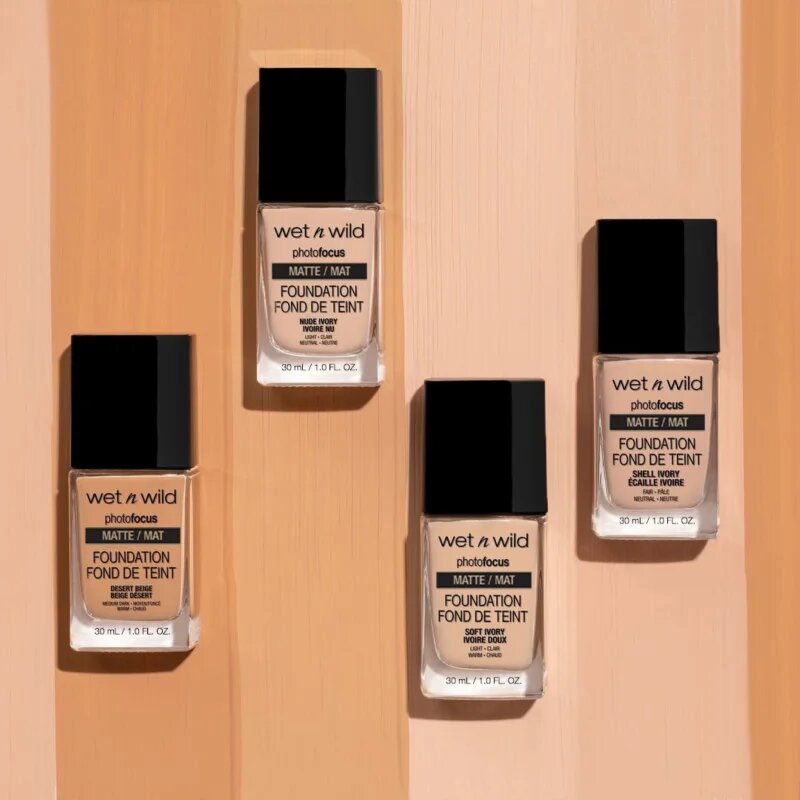 Wet n Wild PhotoFocus mattító folyékony alapozó árnyalat Soft Beige 30 ml