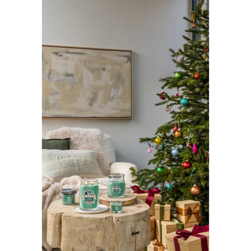 Yankee Candle Holiday Winterfest illatgyertya Signature 368 g