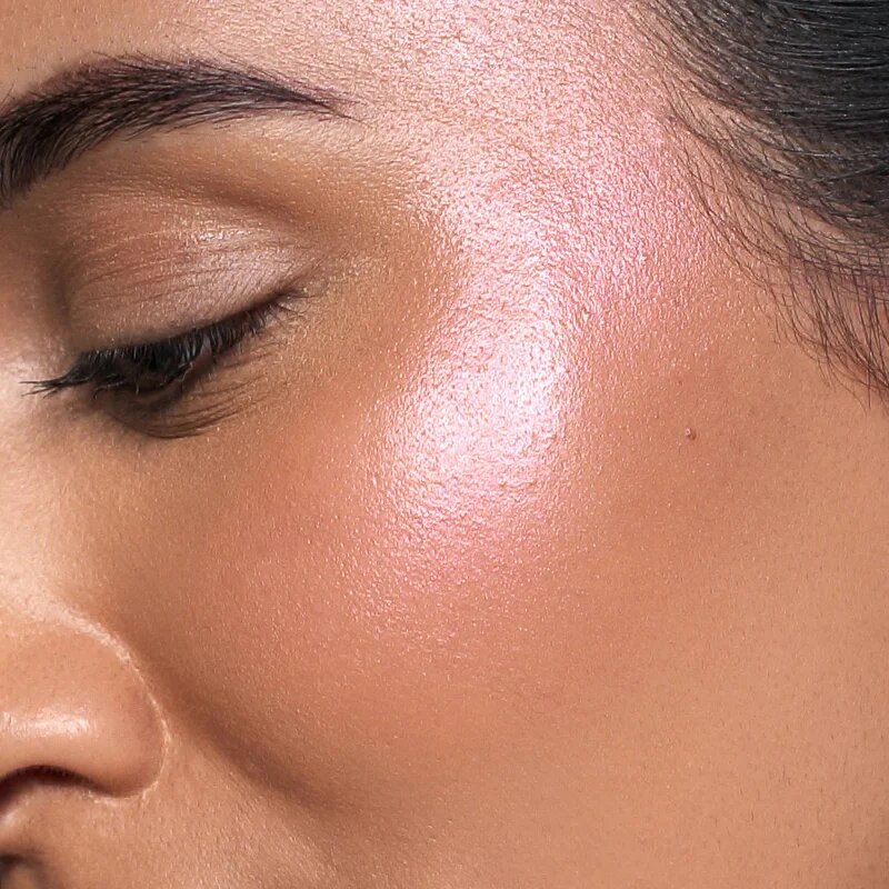 ZOEVA Velvet Love Liquid Highlighting Blush folyékony arcpirosító az élénk bőrért árnyalat Pink Nectar 13 ml